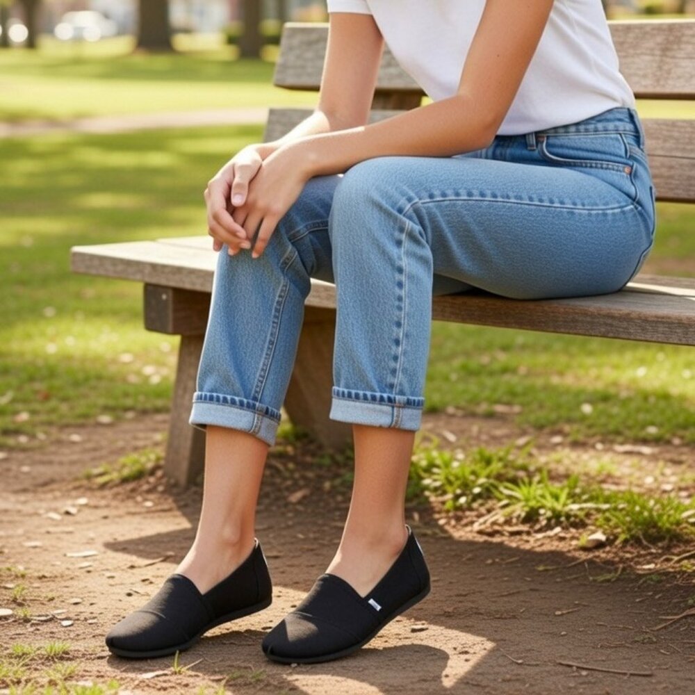 NWT TOMS Classic Black Alpargata Espadrilles, Size 6.5